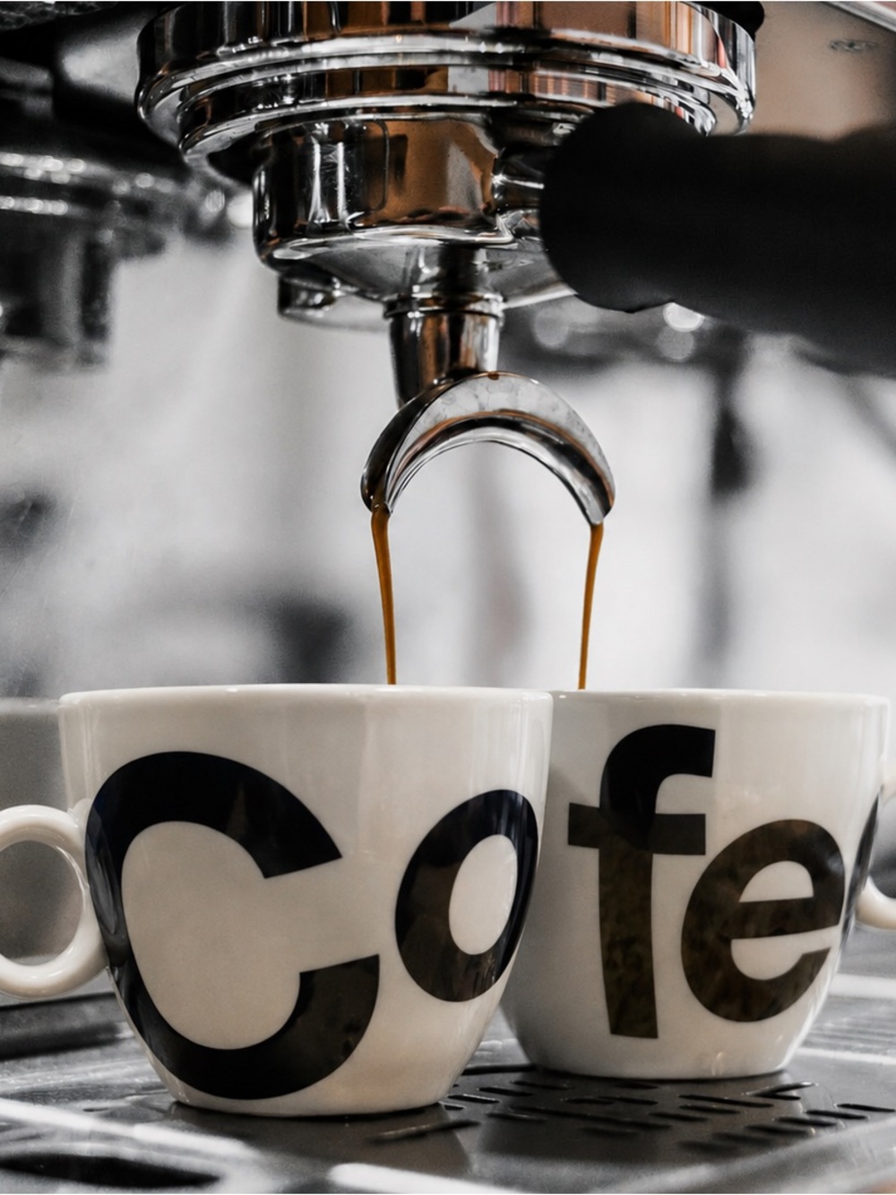 Crate&Barrel Jittery Espresso Mug set NWOT